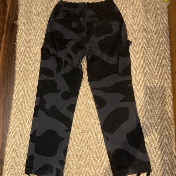 Jordan Essential Chicago Dark Camouflage Cargo Pants - Picture 4 of 7